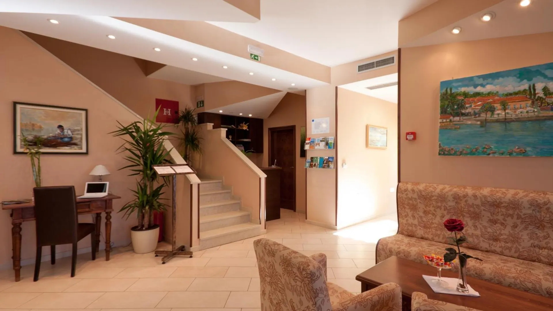 Hotel Zlatna Vala Umag 3*,  Croatia