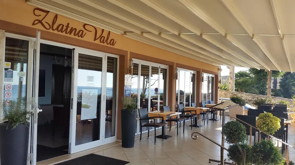 Hotel Zlatna Vala Umag 3*,  Croatia